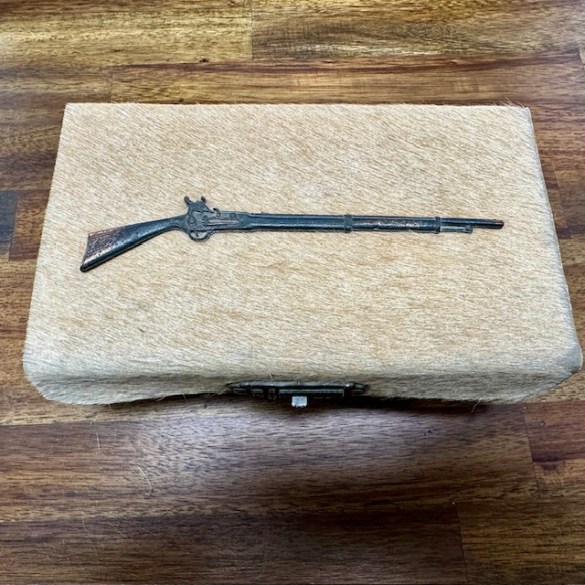 Huntng Box 1